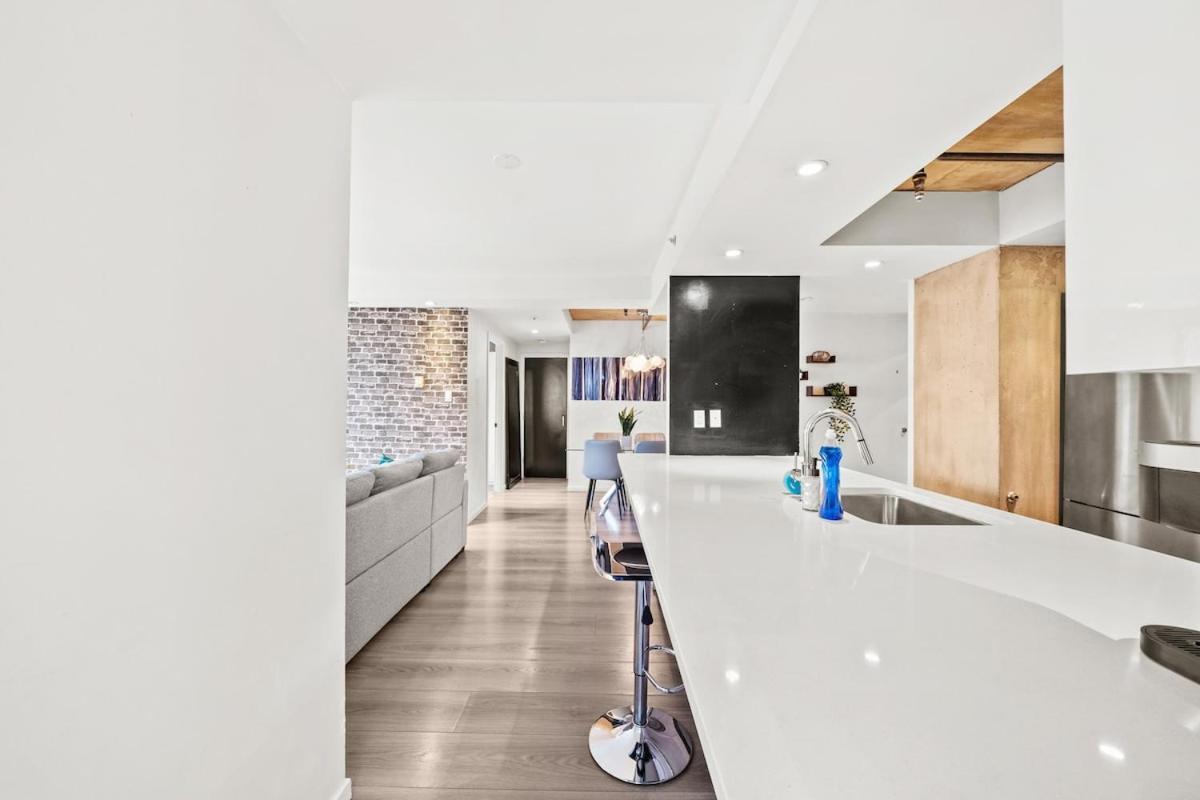 Beautiful 2 Bed Home Dt With Free Parking Vancouver Exteriér fotografie