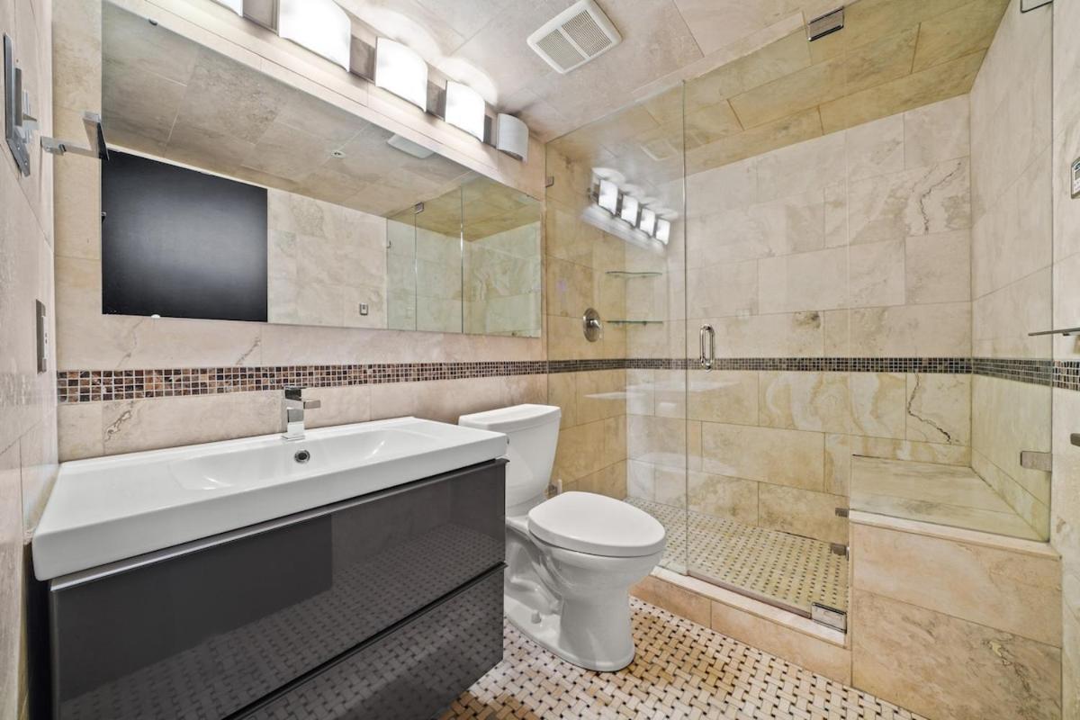 Beautiful 2 Bed Home Dt With Free Parking Vancouver Exteriér fotografie