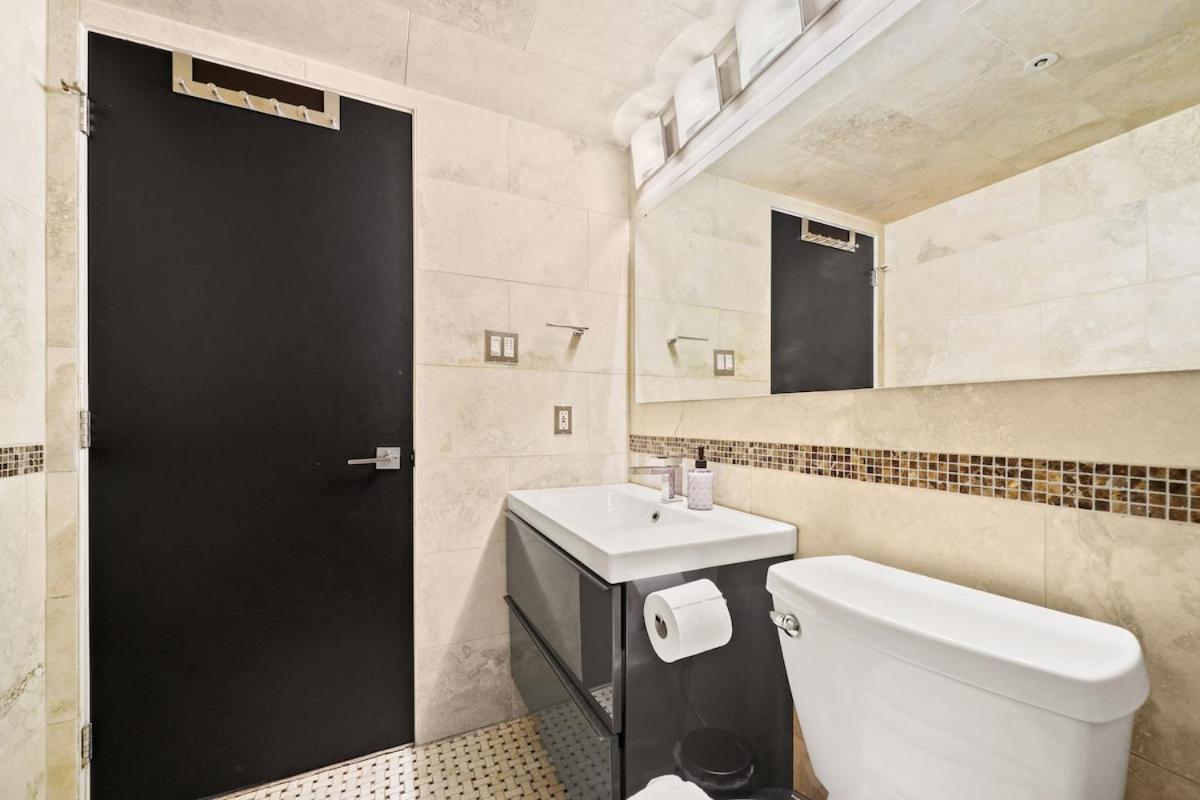 Beautiful 2 Bed Home Dt With Free Parking Vancouver Exteriér fotografie