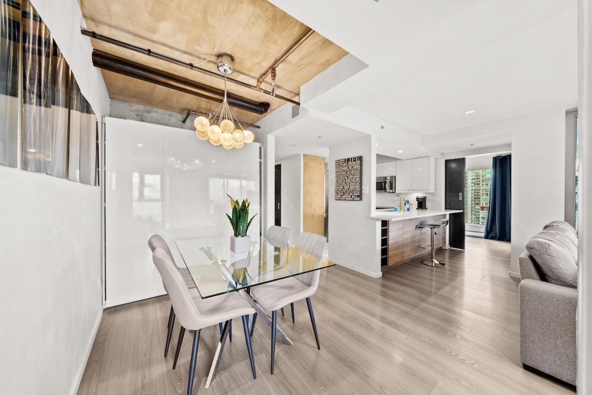 Beautiful 2 Bed Home Dt With Free Parking Vancouver Exteriér fotografie