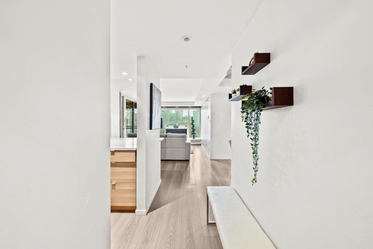 Beautiful 2 Bed Home Dt With Free Parking Vancouver Exteriér fotografie