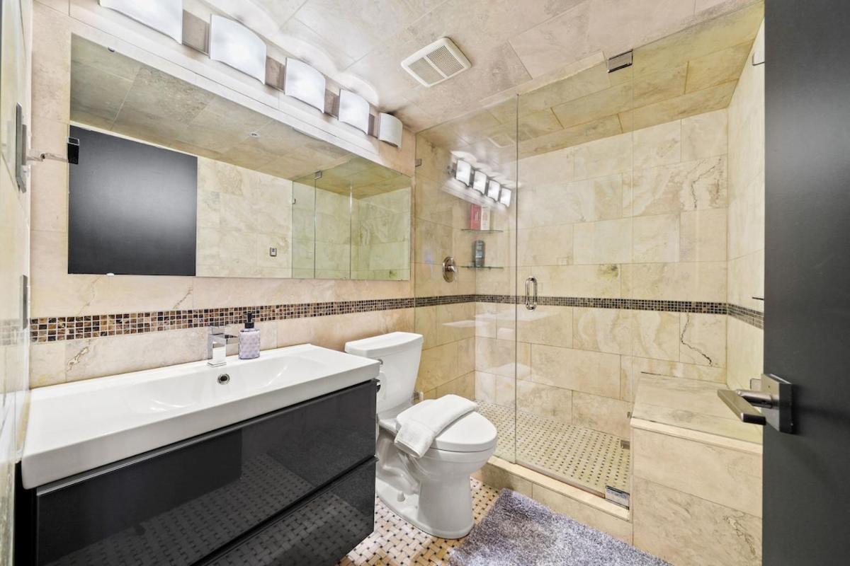 Beautiful 2 Bed Home Dt With Free Parking Vancouver Exteriér fotografie